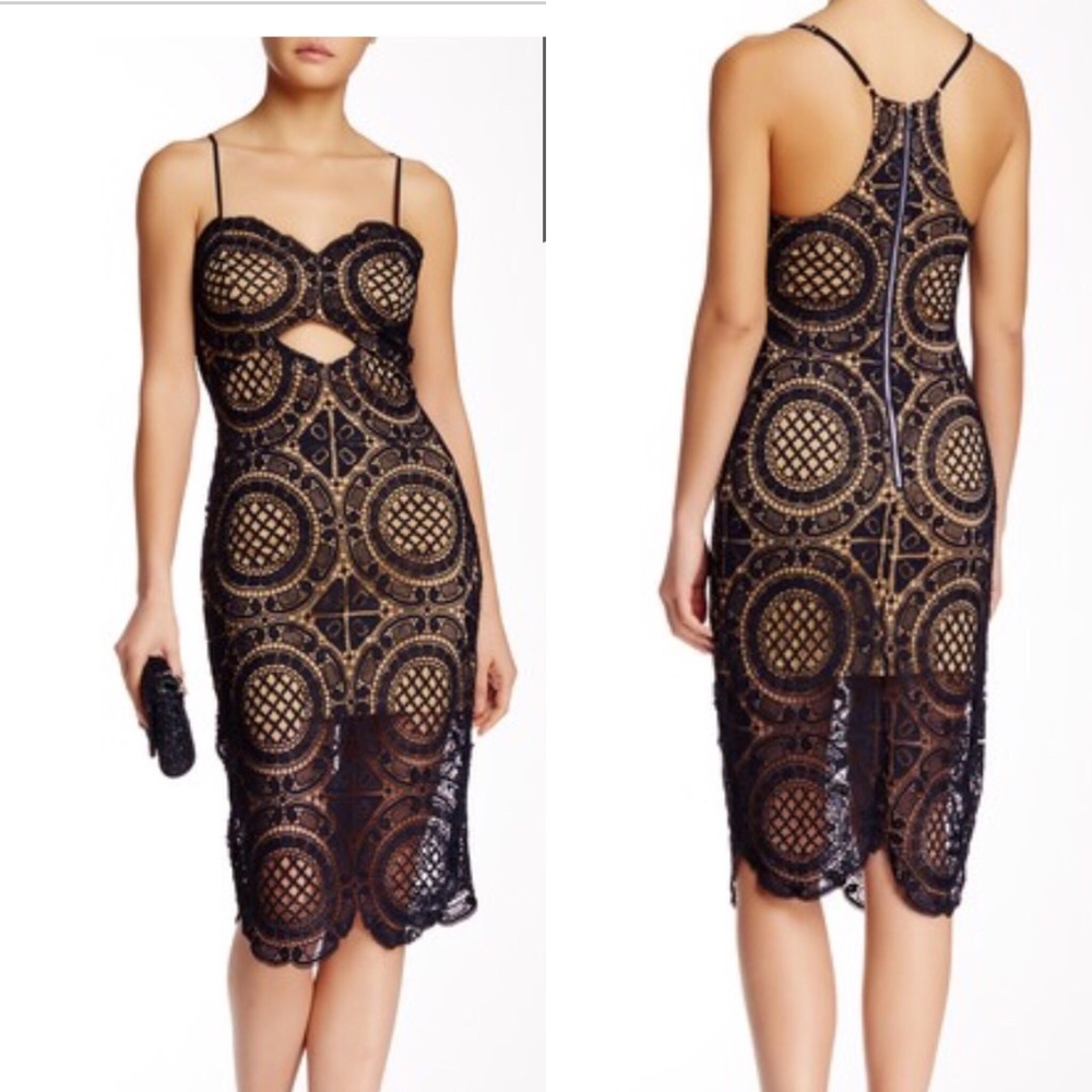 L'atiste Sleeveless Sweetheart Crochet Dress