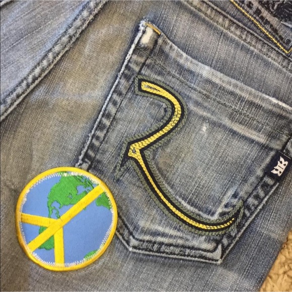 Vintage Rock & Republic Patch Cut Off Jean Shorts - Picture 4 of 4