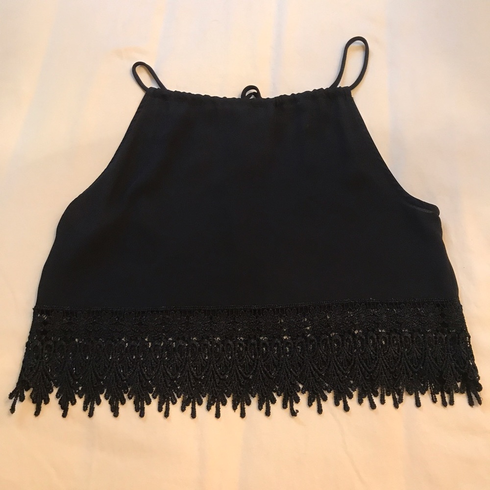 🚨FINAL MARKDOWN🚨URBAN OUTFITTERS: eyelet croptop