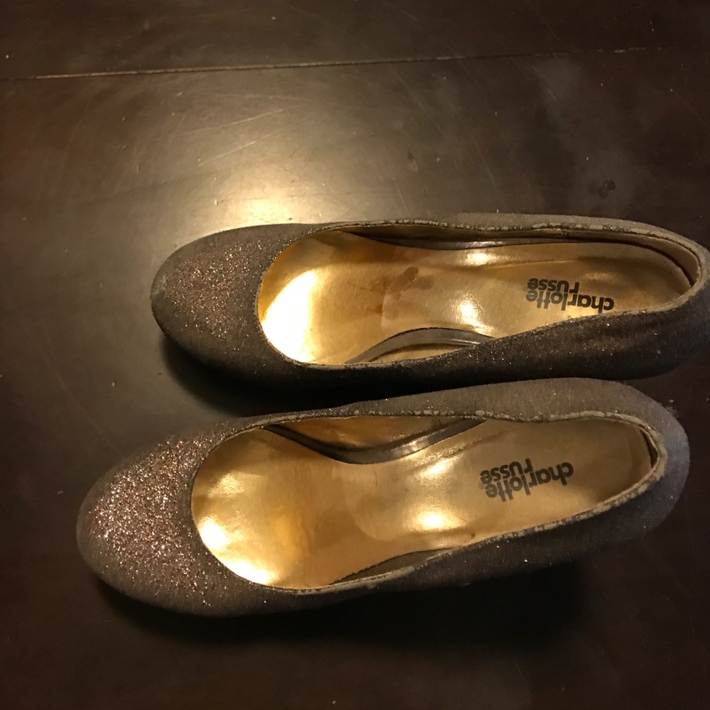 Pumps - Picture 2 of 2