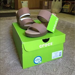 Brand new Crocs Leigh ll wedge 9w