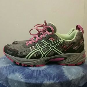 Brand new Asics Gel-venture 5