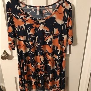 Lularoe NWT small perfect tee
