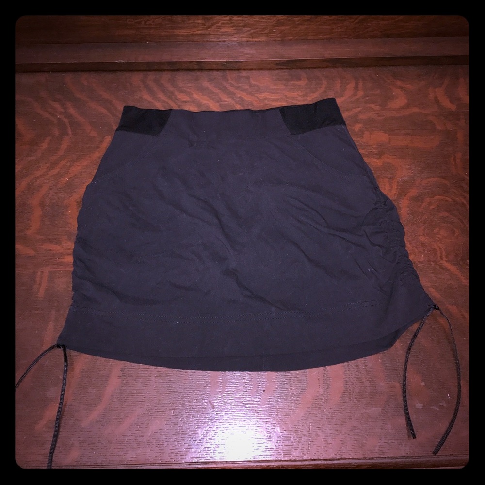 Black Columbia tennis skirt