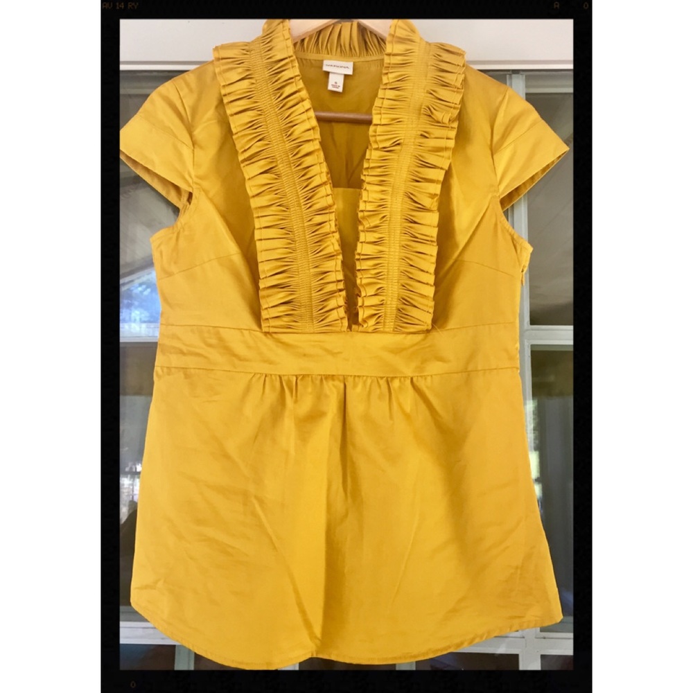Gorgeous yellow top with amazing detail **sold**