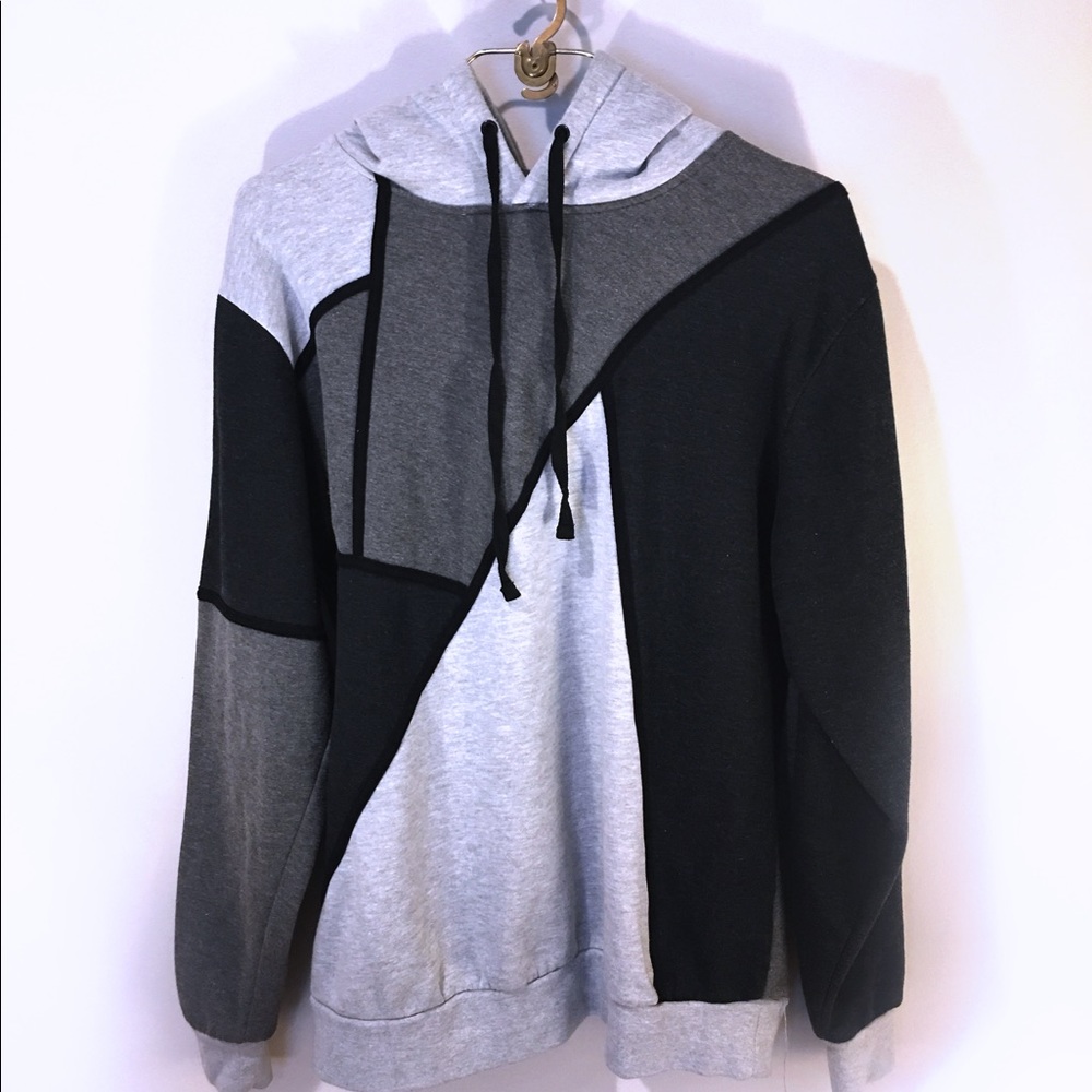 FEATHERS GEOMETRIC HOODIE