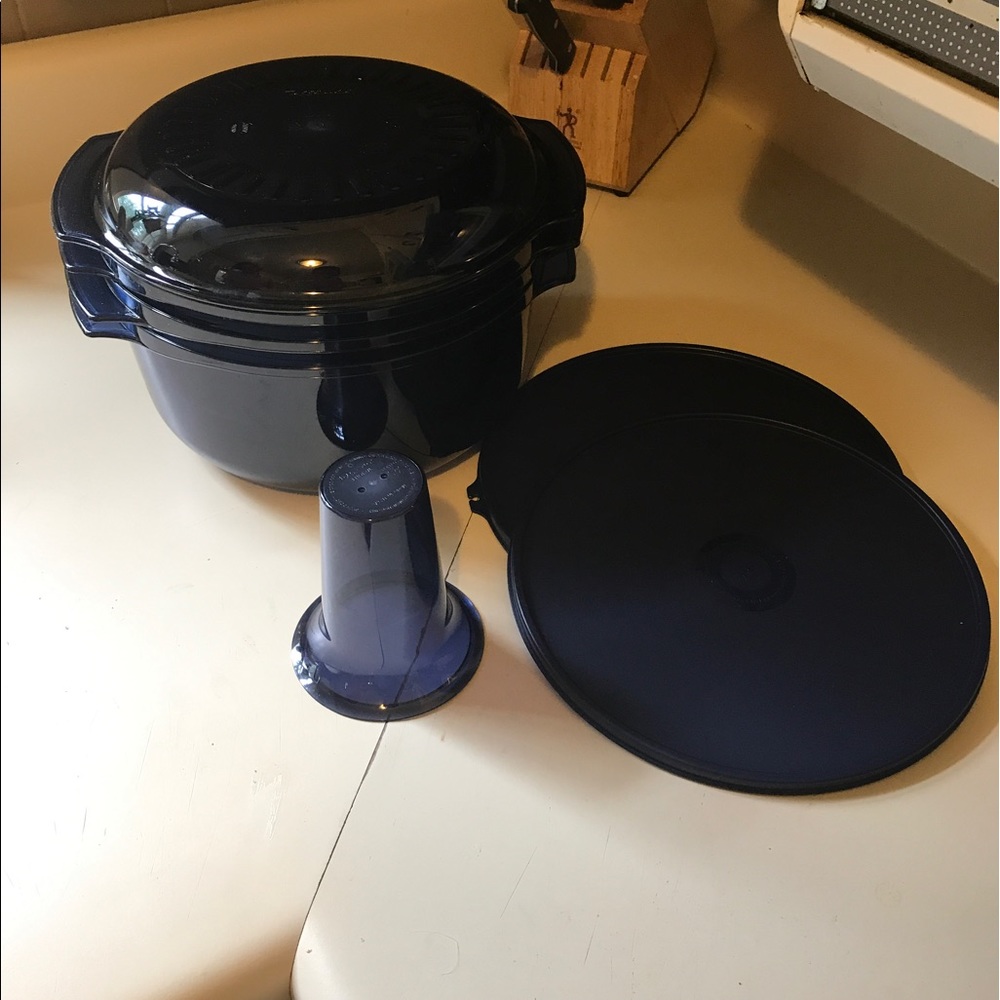 Tupperware stack cooker BRAND NEW- NVR USED!