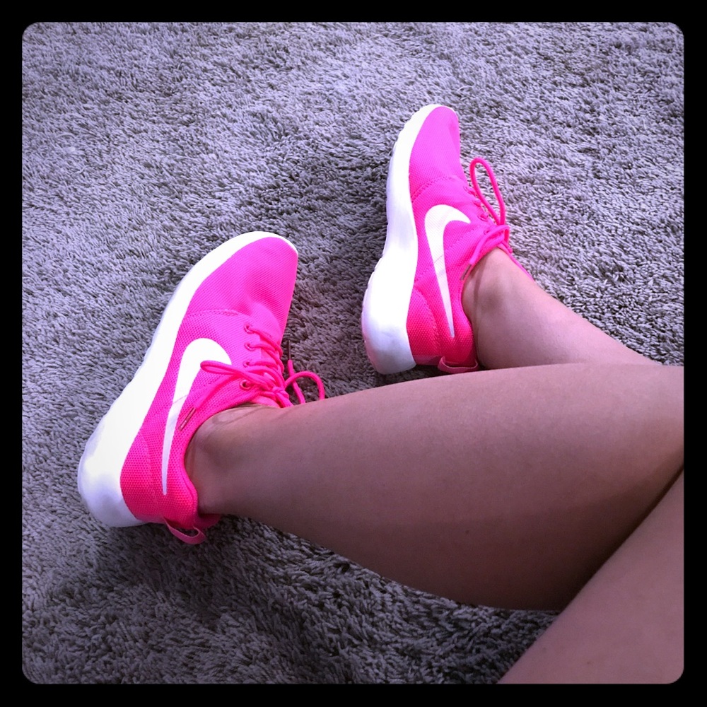 Size 6.5 (fits like 7) Neon Pink Nikes!