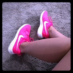 Size 6.5 (fits like 7) Neon Pink Nikes!