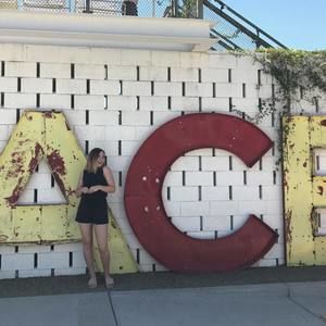 Meet your Posher, Laura