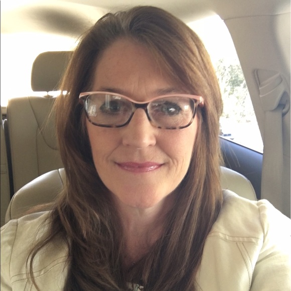 Meet your Posher, Trish - Picture 1 of 1