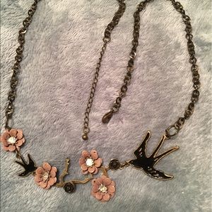 PINK BRONZE BIRD FLOWER NECKLACE