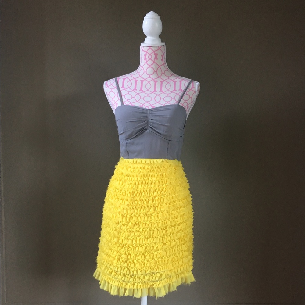 Flirty two-toned dress with adjustable straps