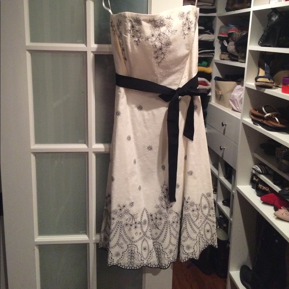 Aline dress-black and white