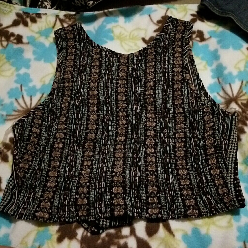 Xhilaration Crop top size L
