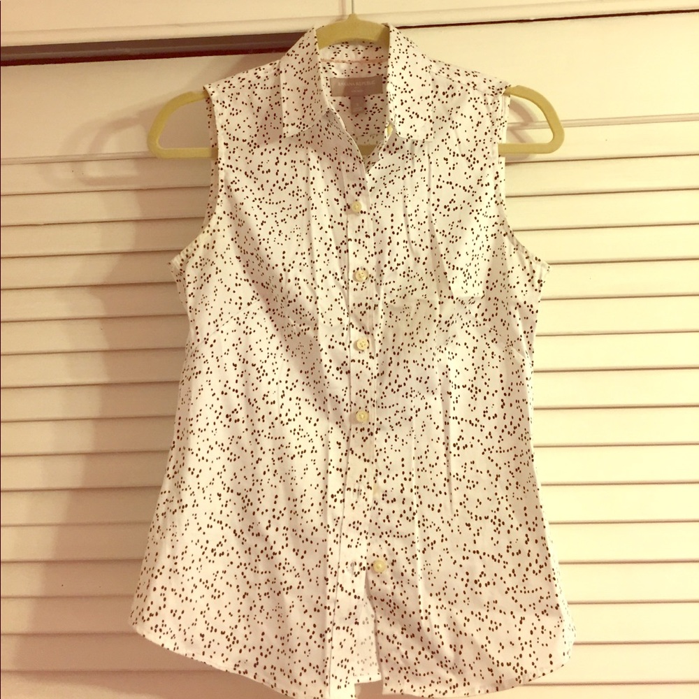 Banana Republic sleeveless non-iron shirt size 2