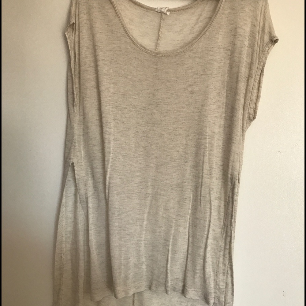 Short sleeve with open sides