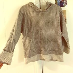 Grey striped quarter sleeve hoody