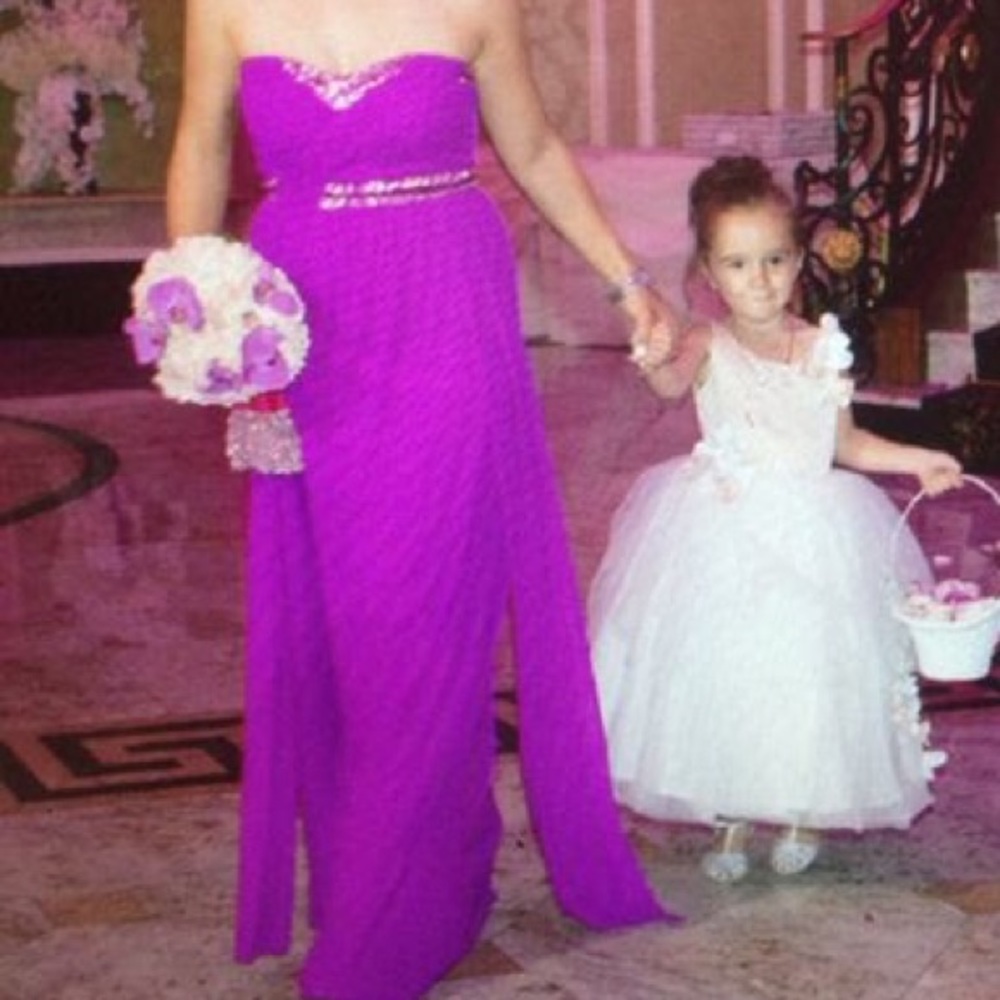 Size 0, size2 size 8 3 of dresses