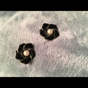 BLACK FLOWER EXCHANGEABLE EARRINGS