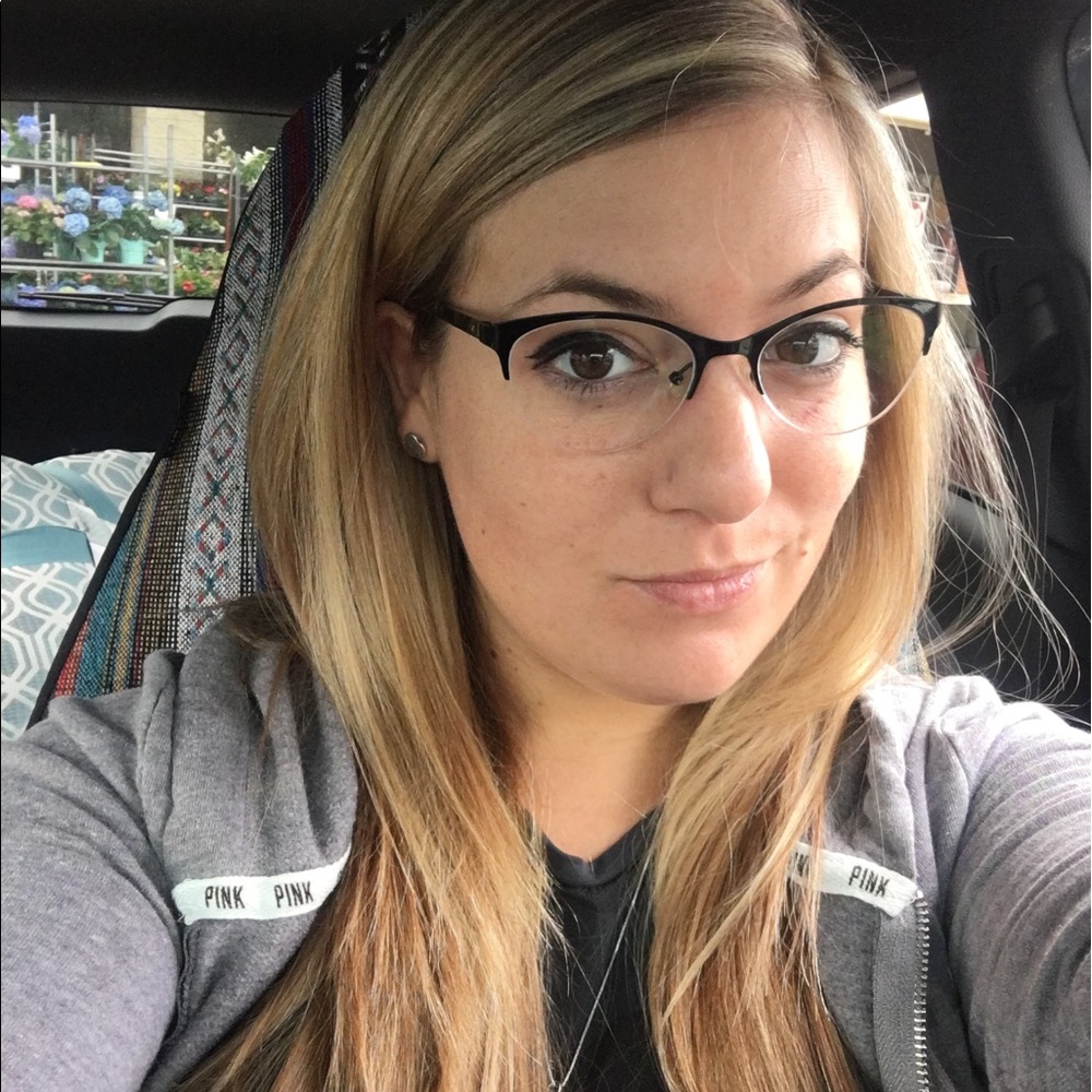 Meet your Posher, Jacqueline