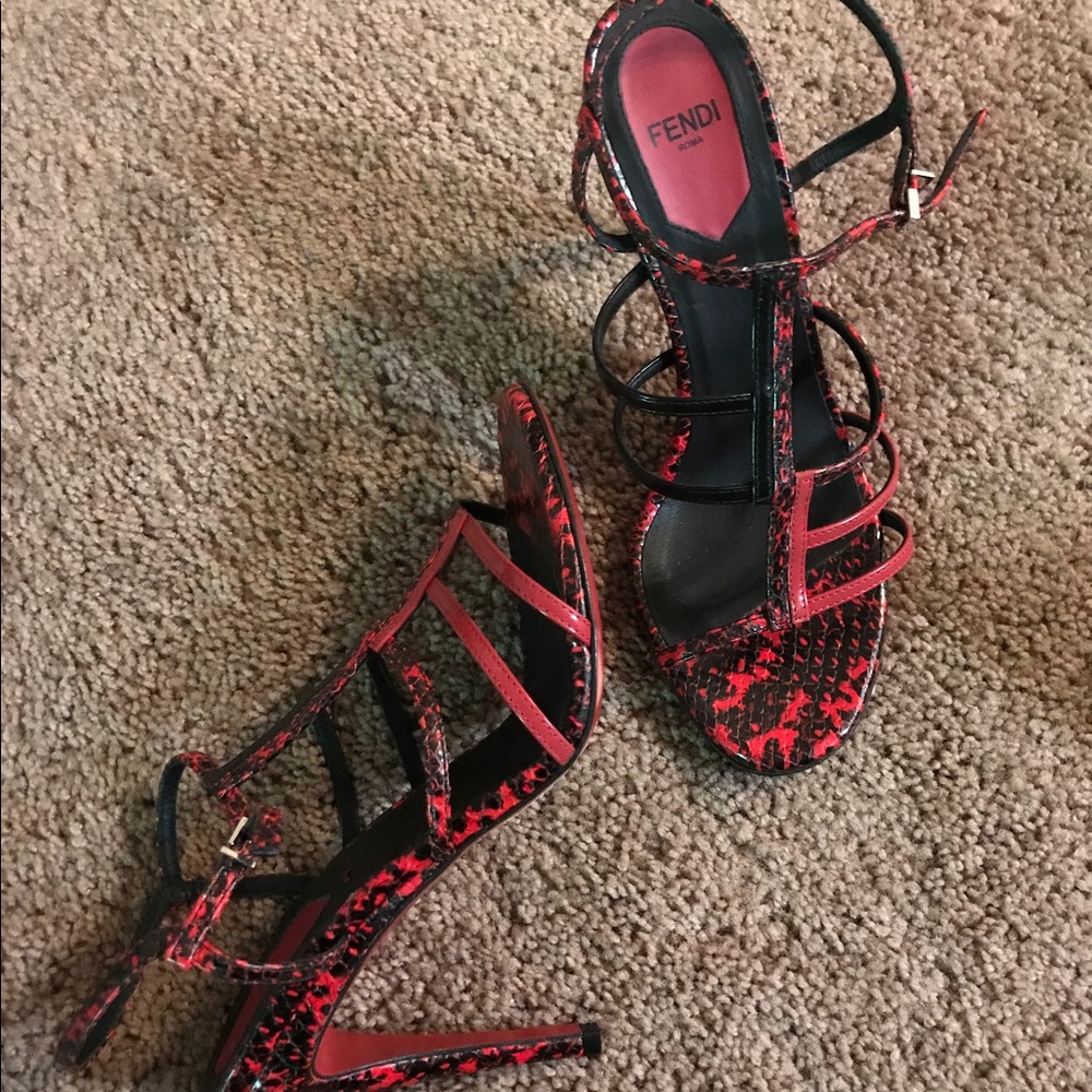 Fendi snakeskin red black heels