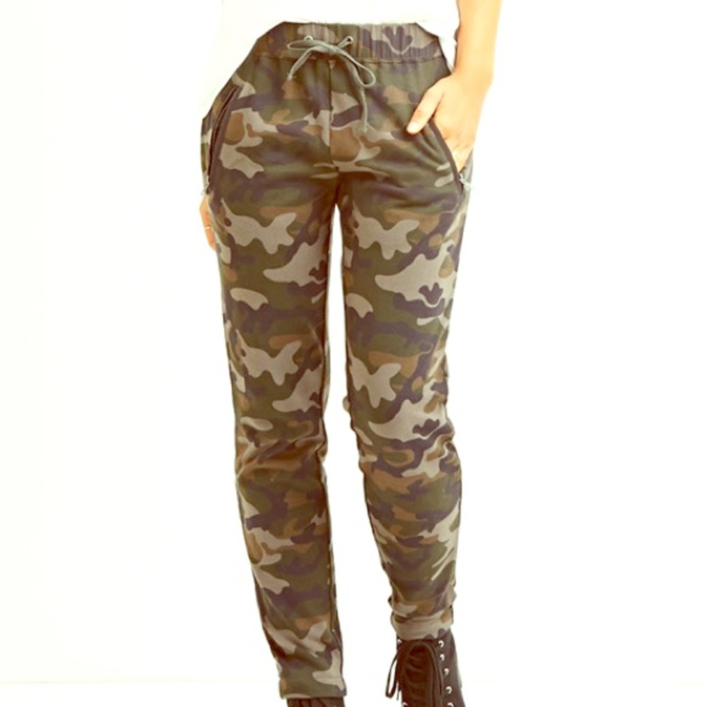 Forever 21 Camo joggers
