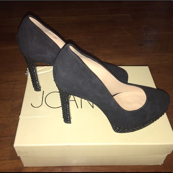 Joan and David Suede Daqasina platform heel. - Picture 2 of 5