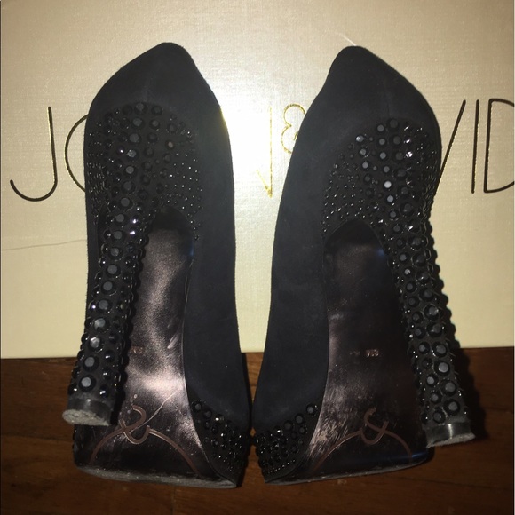Joan and David Suede Daqasina platform heel. - Picture 3 of 5