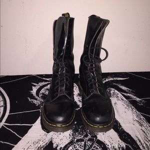 BLACK 14 EYE DR.MARTENS
