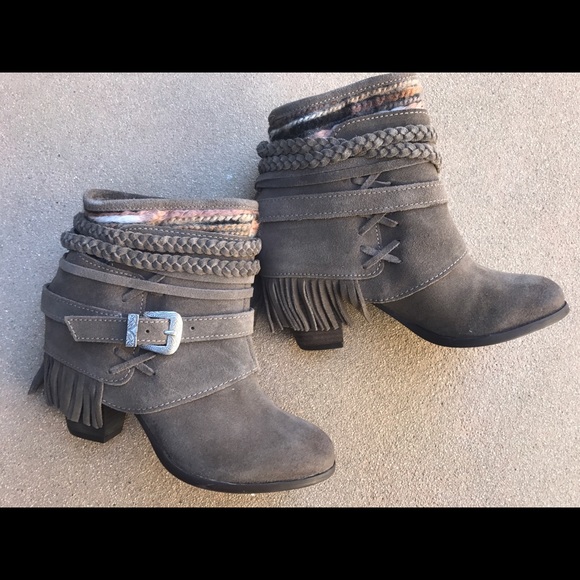 PRICE IS FIRM! 🔷TAUPE NAUGHTY MONKEY BOOTS - Picture 5 of 8