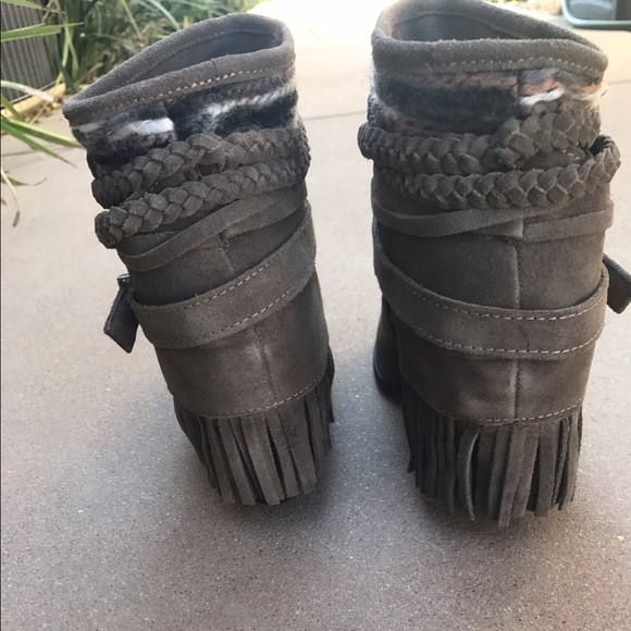 PRICE IS FIRM! 🔷TAUPE NAUGHTY MONKEY BOOTS - Picture 7 of 8