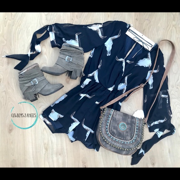 PRICE IS FIRM! 🔷TAUPE NAUGHTY MONKEY BOOTS - Picture 3 of 8