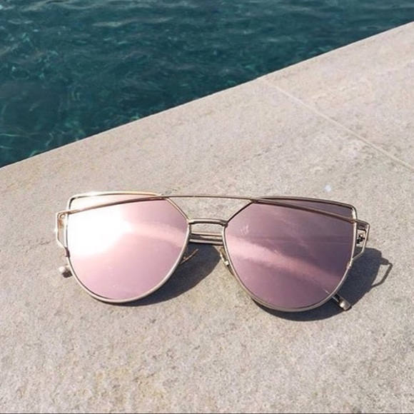 NWT sunglasses! - Picture 2 of 4