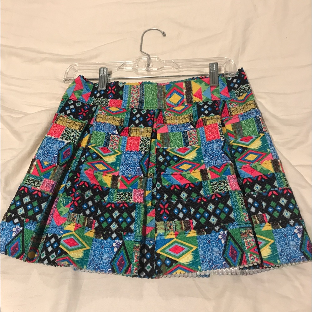 Price drop!!! 🌸 Trendy Multi colored skirt NWT