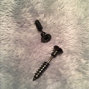 PUNK BLACK SCREW EARRINGS