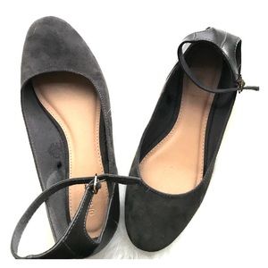 Gray Old Navy Flats//Size 7