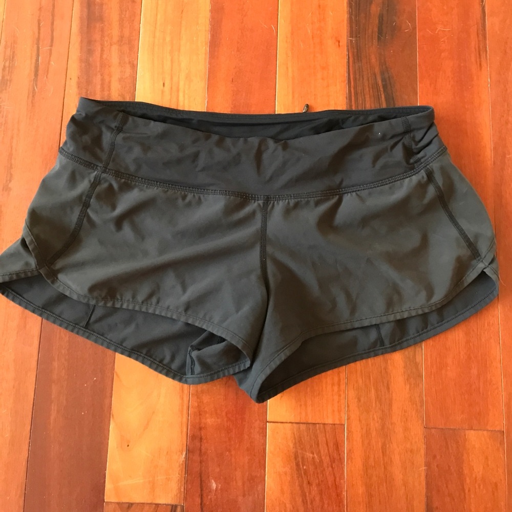 Lulu lemon low rise 2" shorts