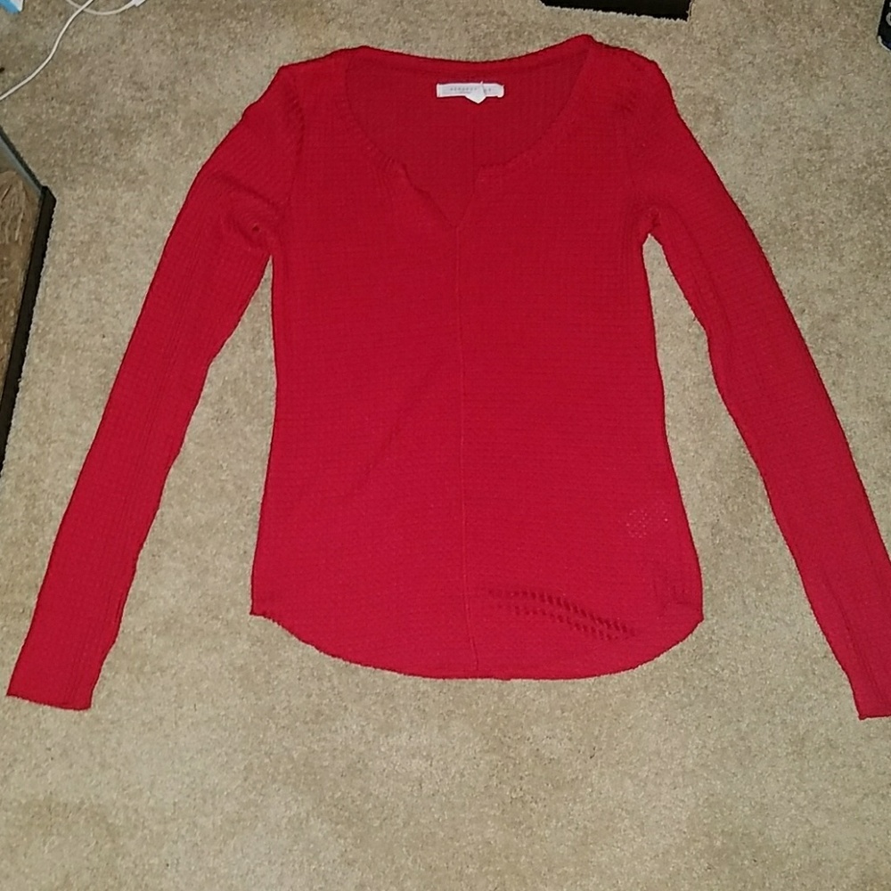 Thin sweater
