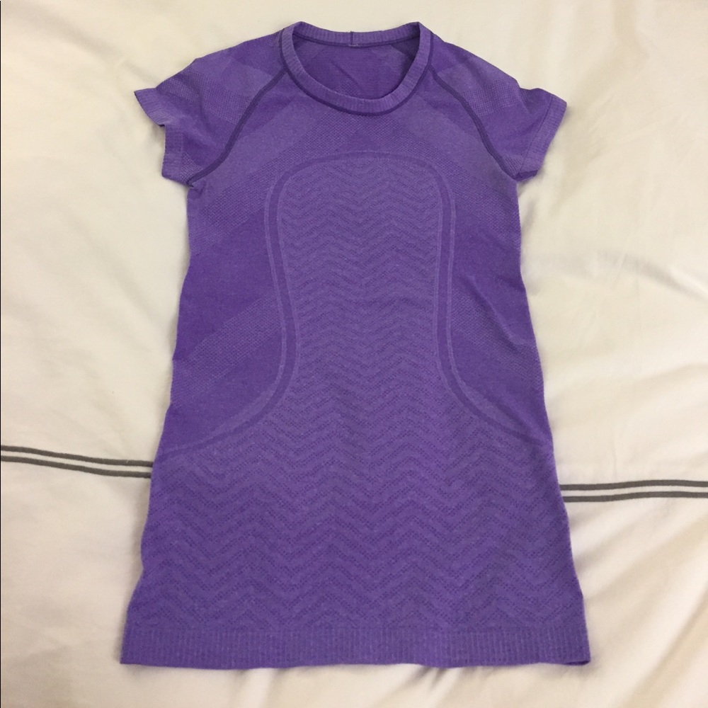 Lululemon workout tee