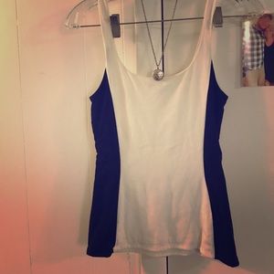 Fitting black and white low cut tank
