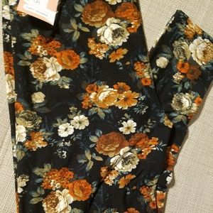 Gorgeous Floral Leggings-Curvy