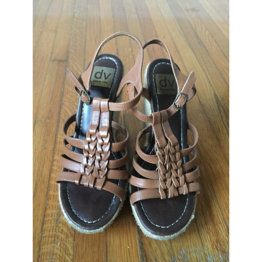 Natural wedge with faux leather straps