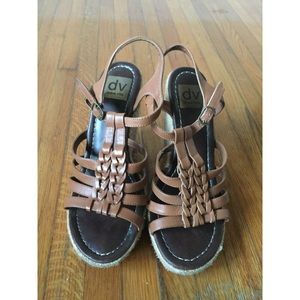 Natural wedge with faux leather straps