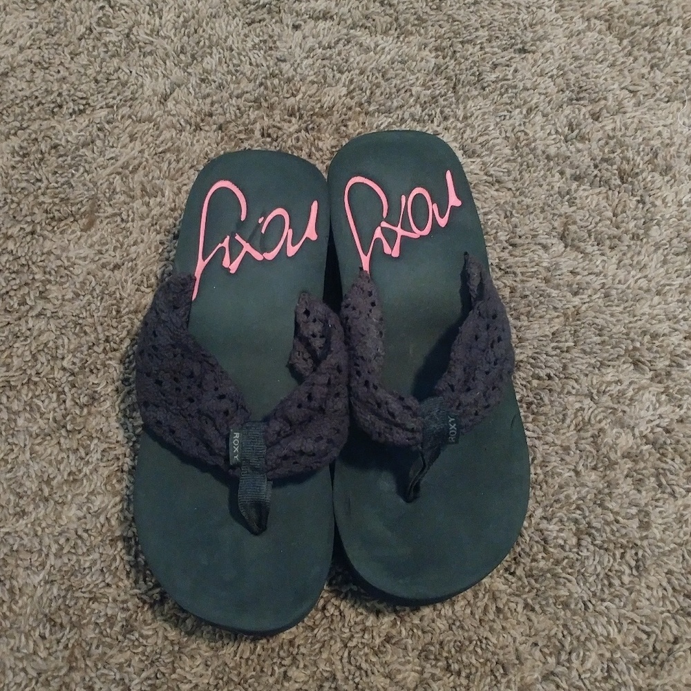 Kids stacked Roxy flipflops