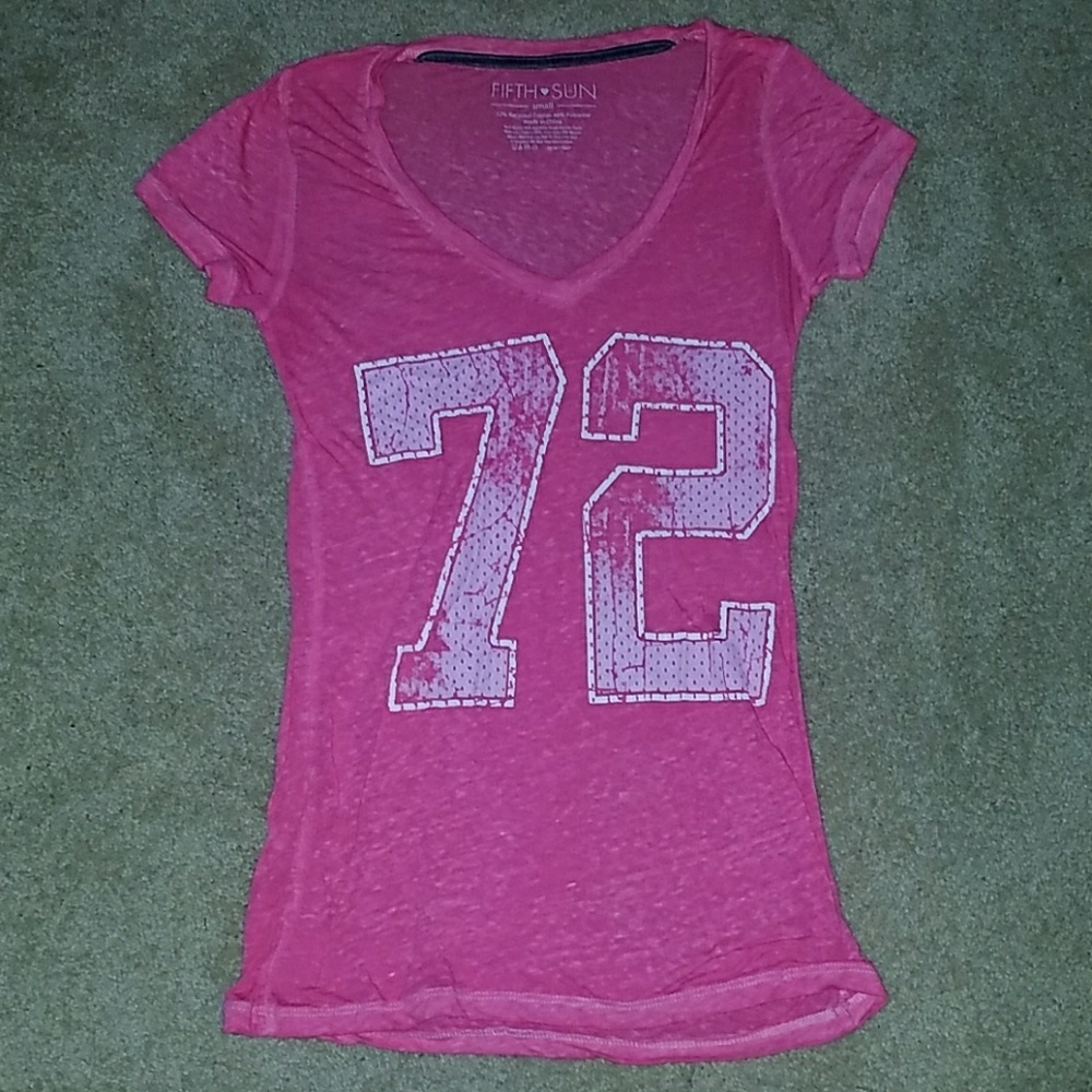 V-neck T-shirt