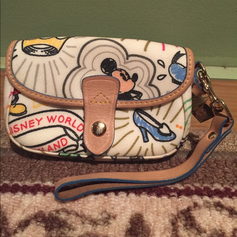 Dooney&Bourke Disney Wrislet