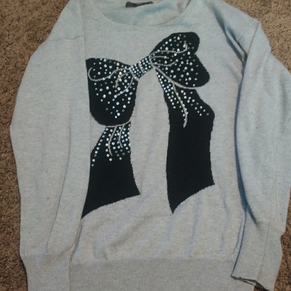 Grey bow and crystal sweater