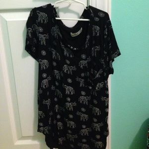 Hollister Women's Extra Small Elephant Shirt