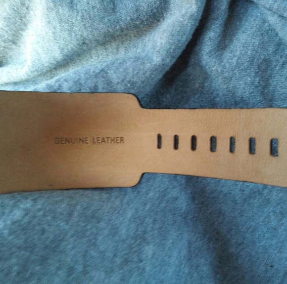 Guess Leather Watch - Picture 4 of 4